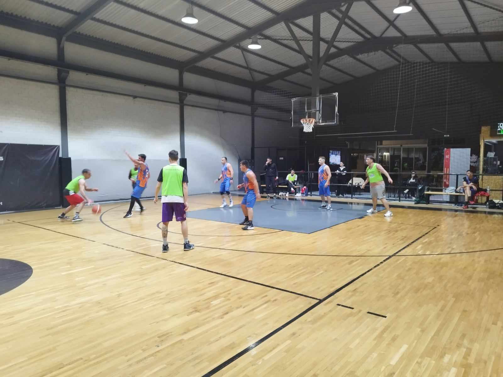 Emode Hotshots vs Stoupetsi BC 39 – 37