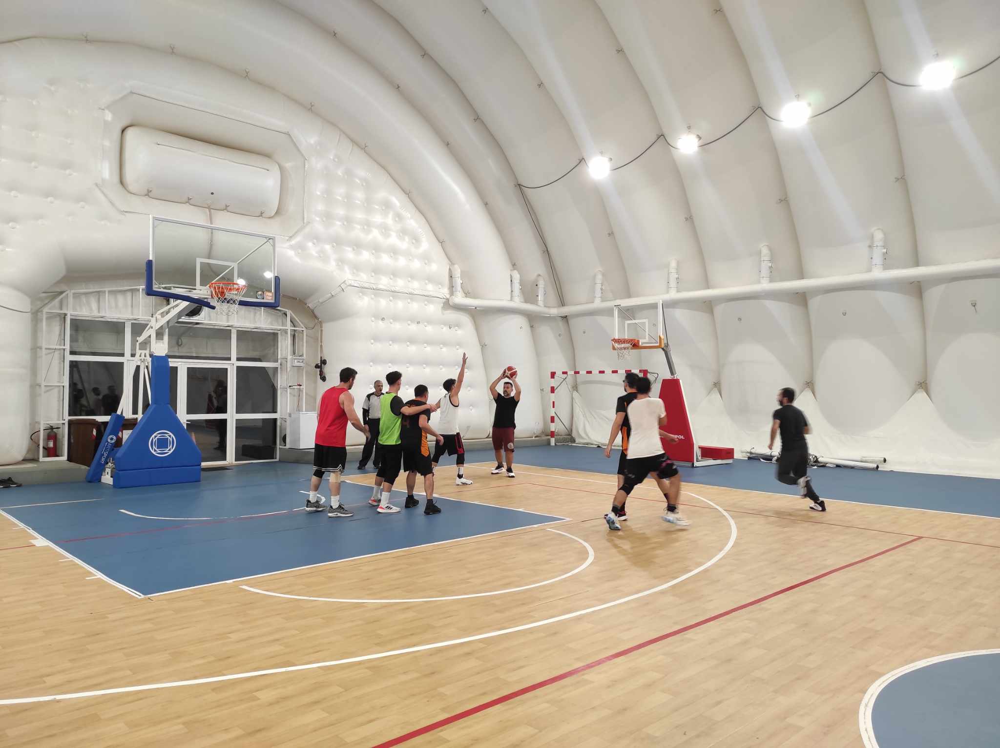 Final Four vs Three and Kukoc 49 – 31