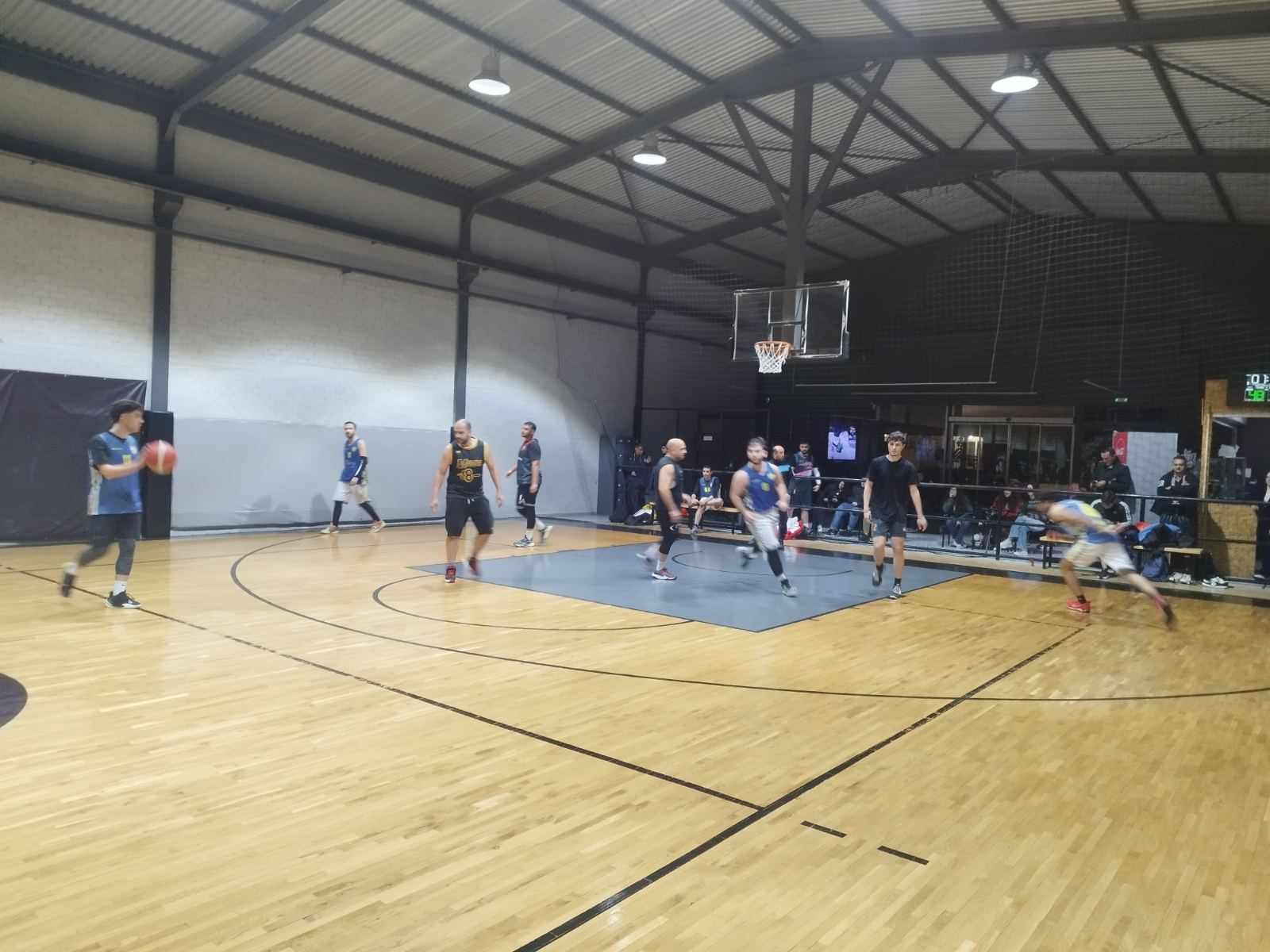 Real Mantri B.C vs Holstar 48 – 50