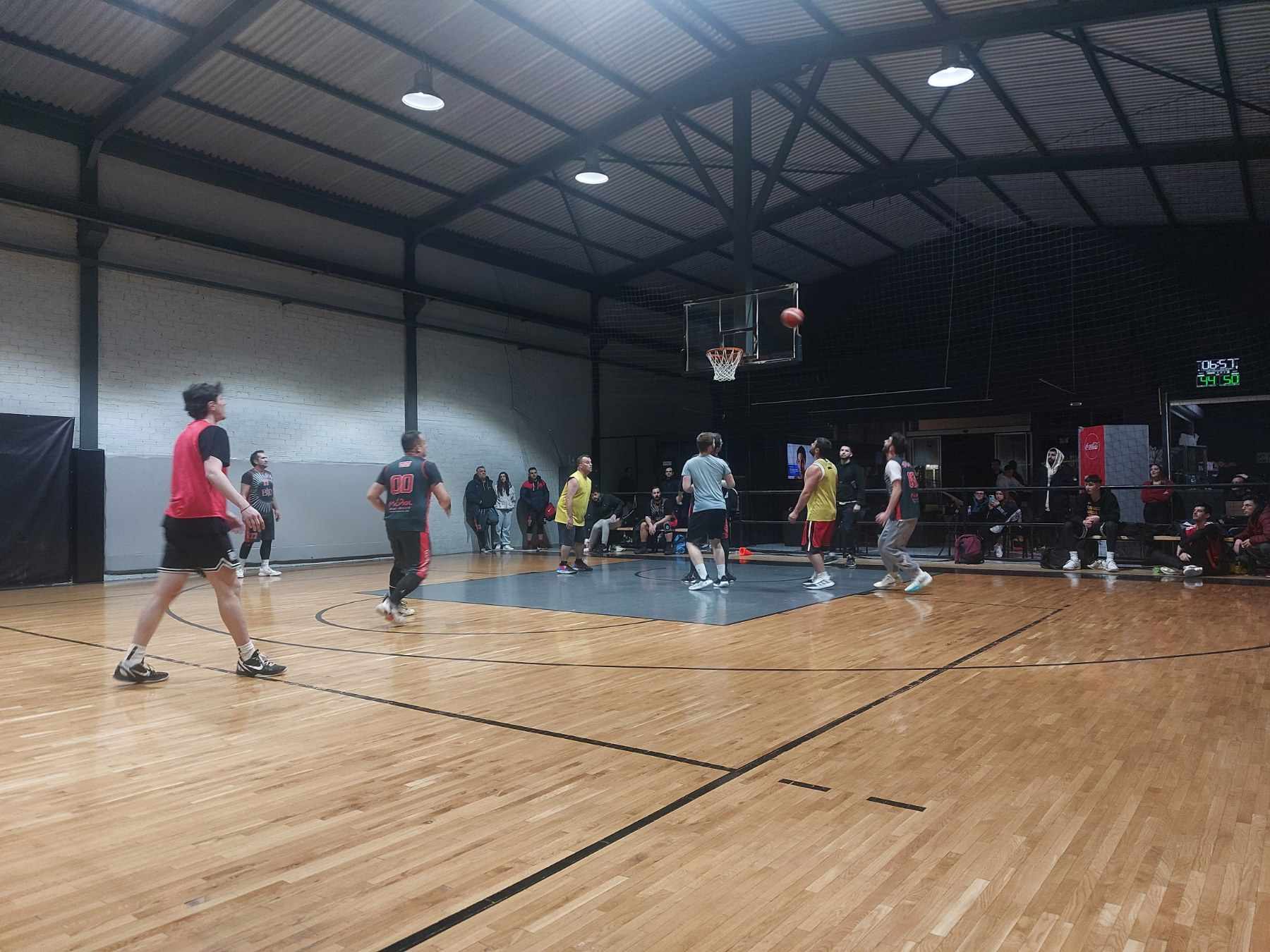 Basxetoi vs Bkly(des) 54 – 57