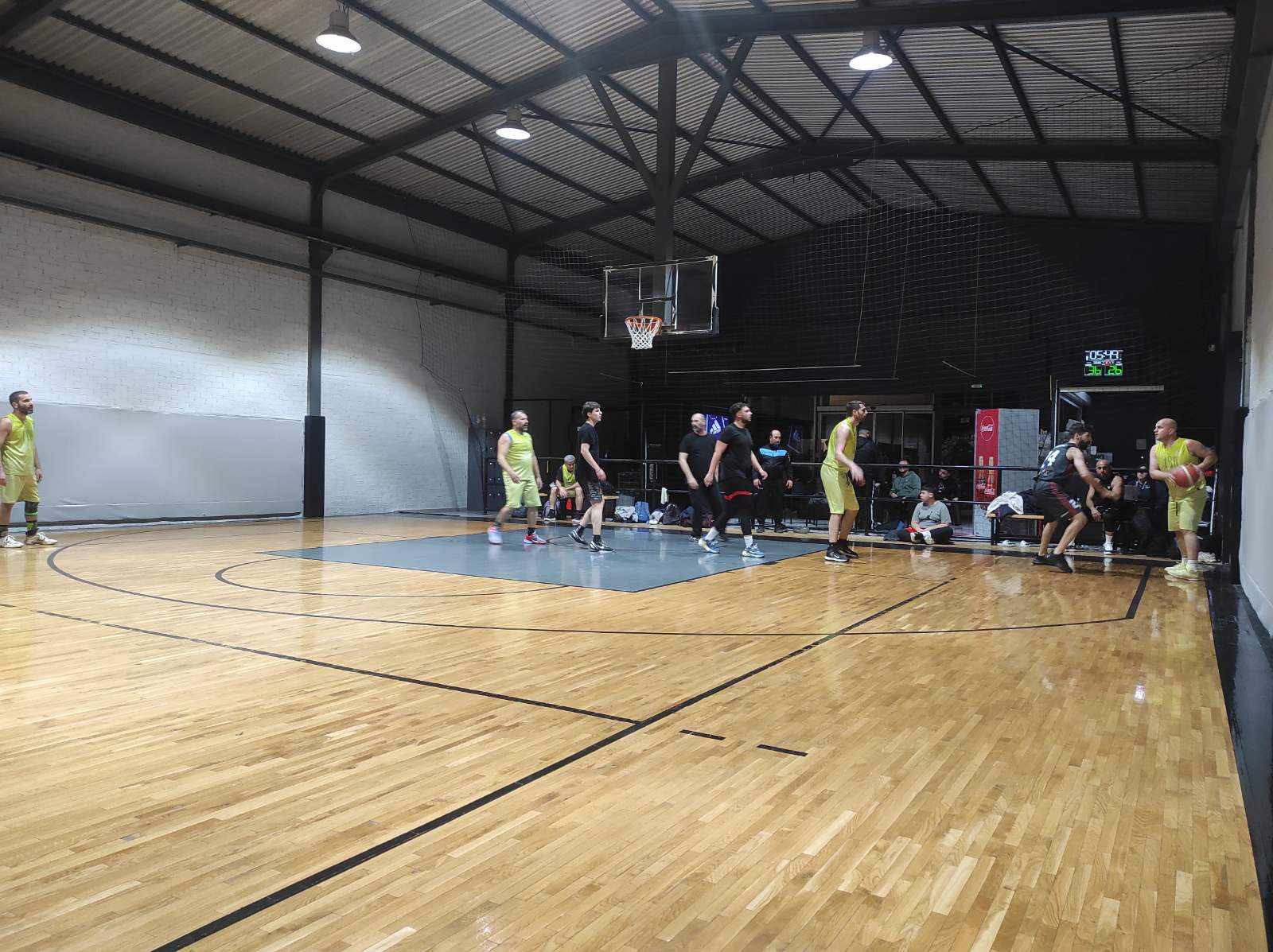 Hoopides vs Holstar 84 – 60