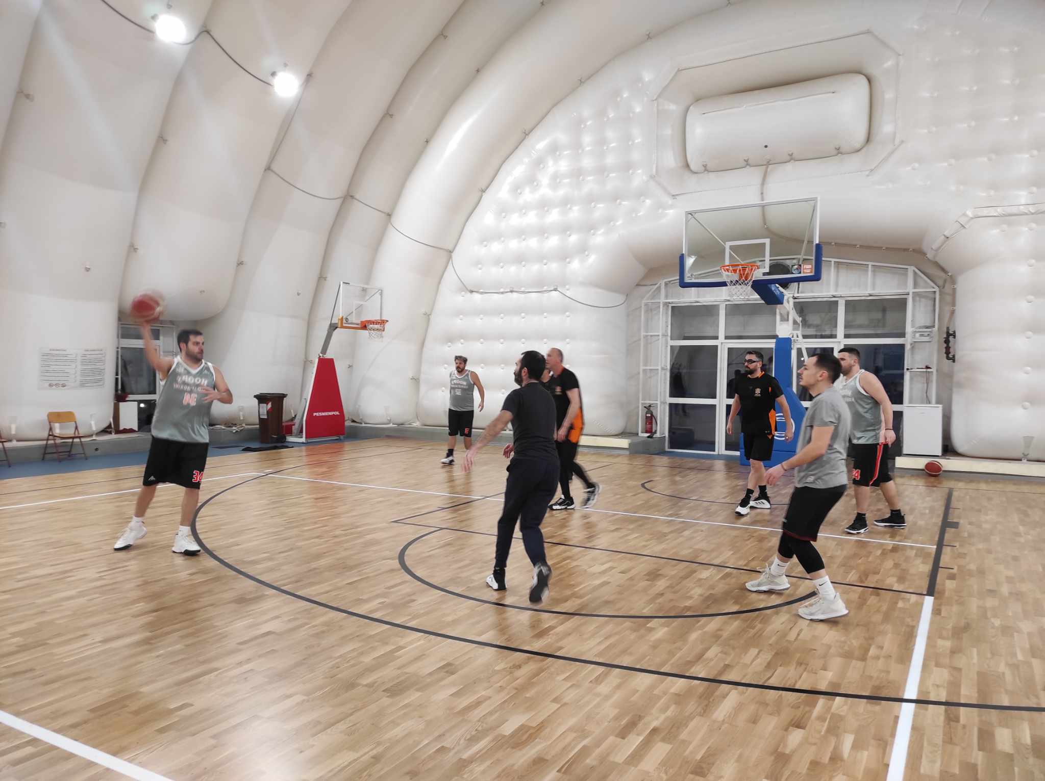 Three and Kukoc vs Hoops I did it again 38 – 45