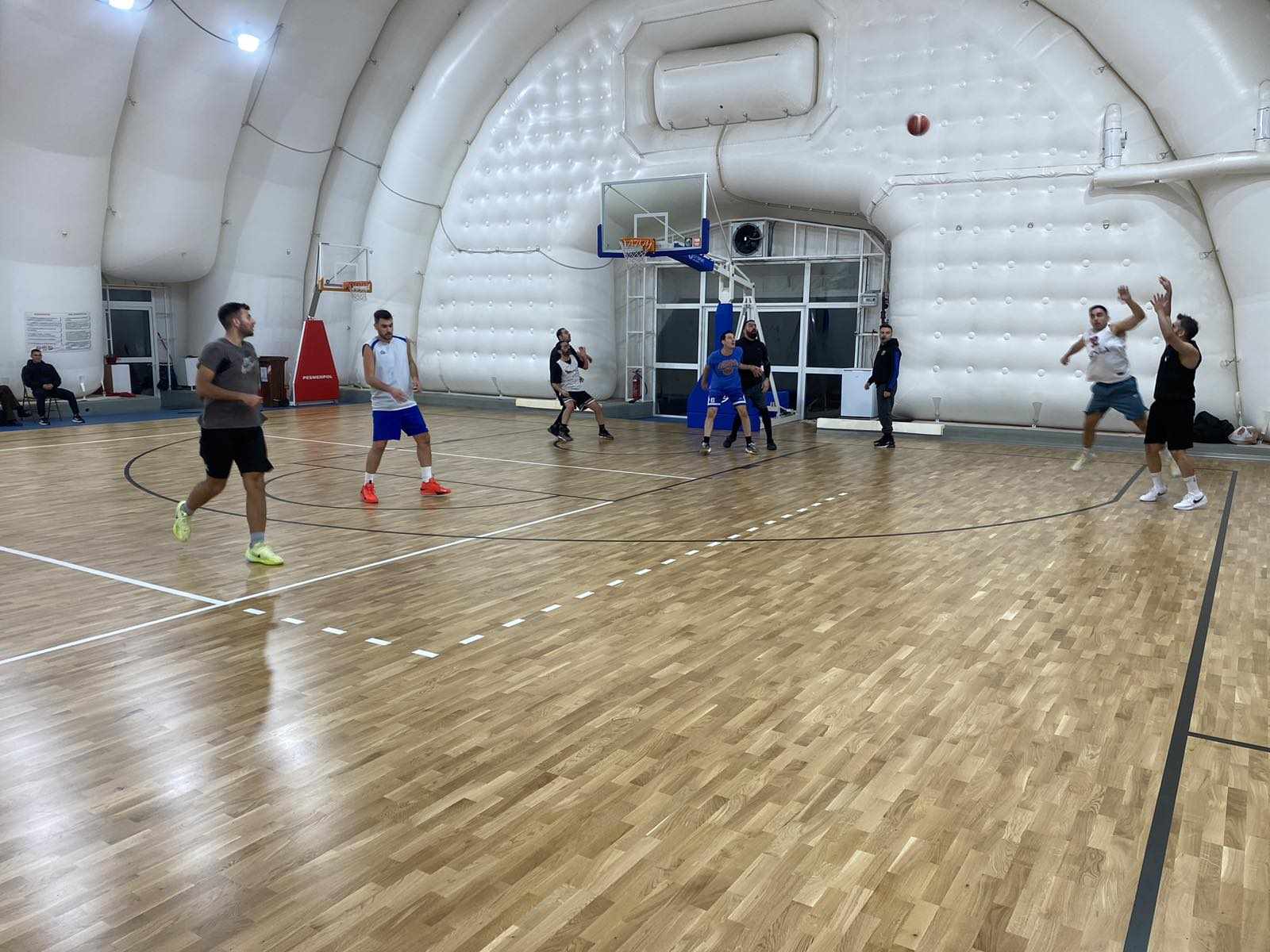 Gangsters vs Hodream Team 45 – 44