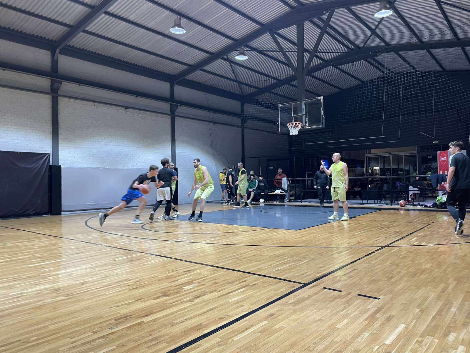 Hoopides vs Barchelones 63 – 44