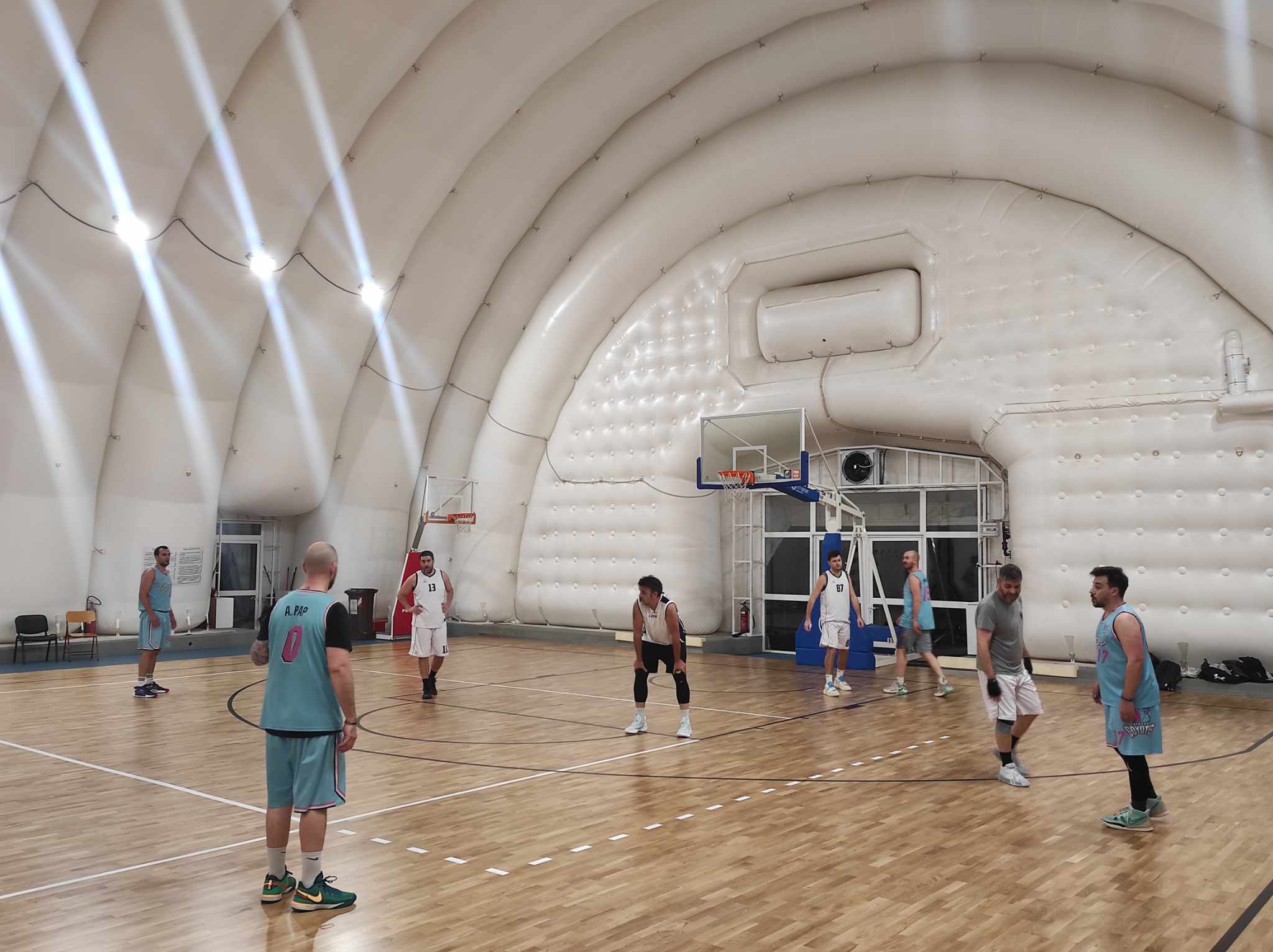 Teenagers vs Coyotes 37 – 35