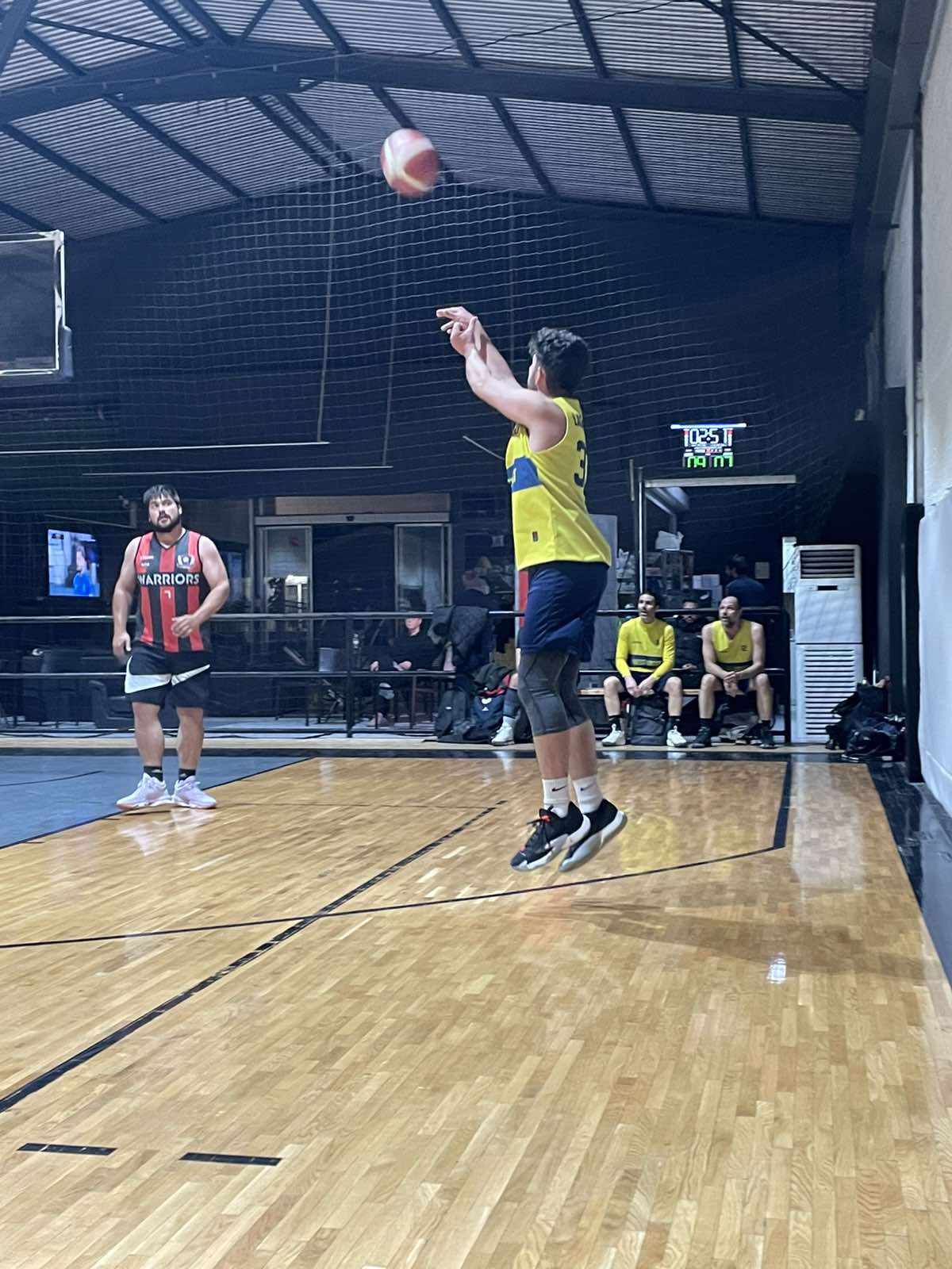 Warriors vs West Coast 56 – 53