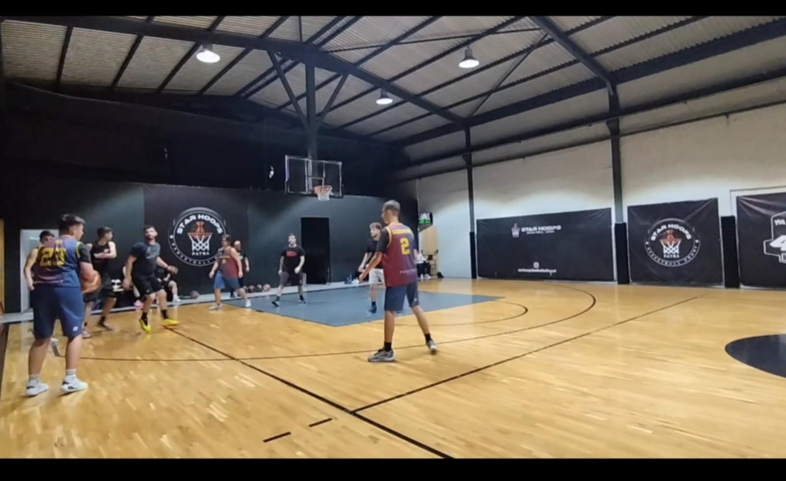 Buzzer Eaters vs Barchelones 64 – 62