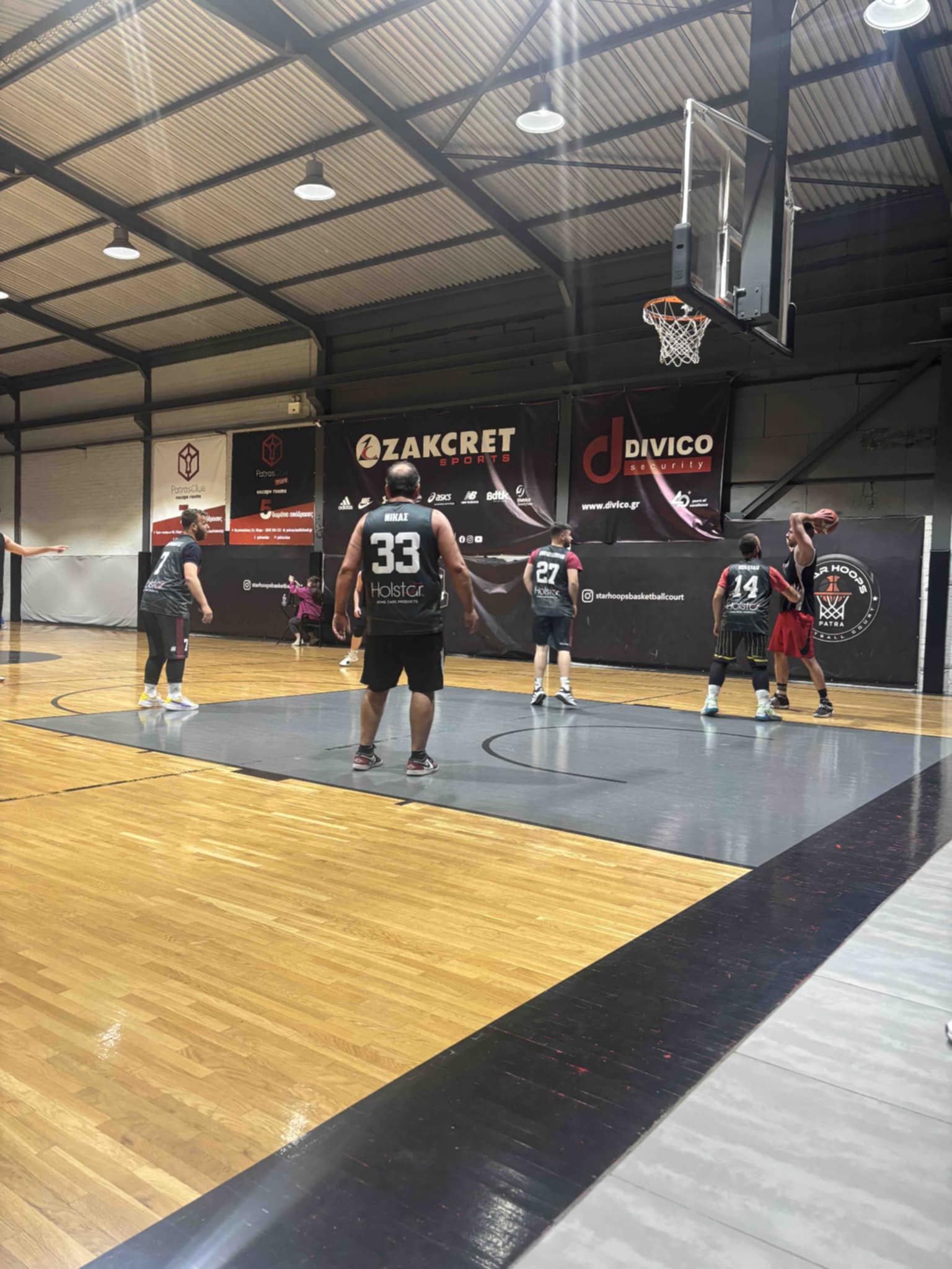 Houston Trombets vs 3 Island View Hotel 48 – 50