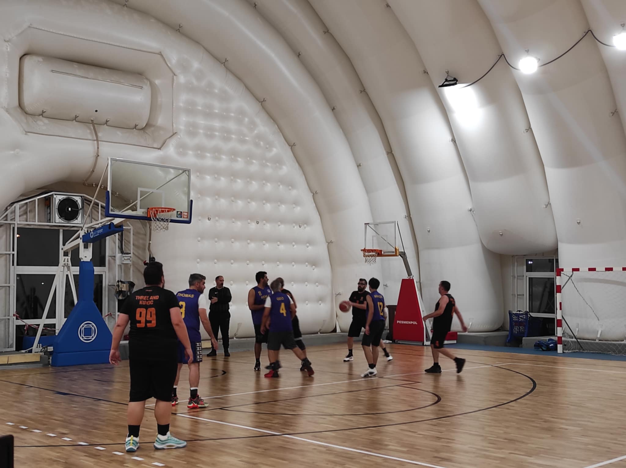 Three and Kukoc vs Remal Madrid 35 – 61