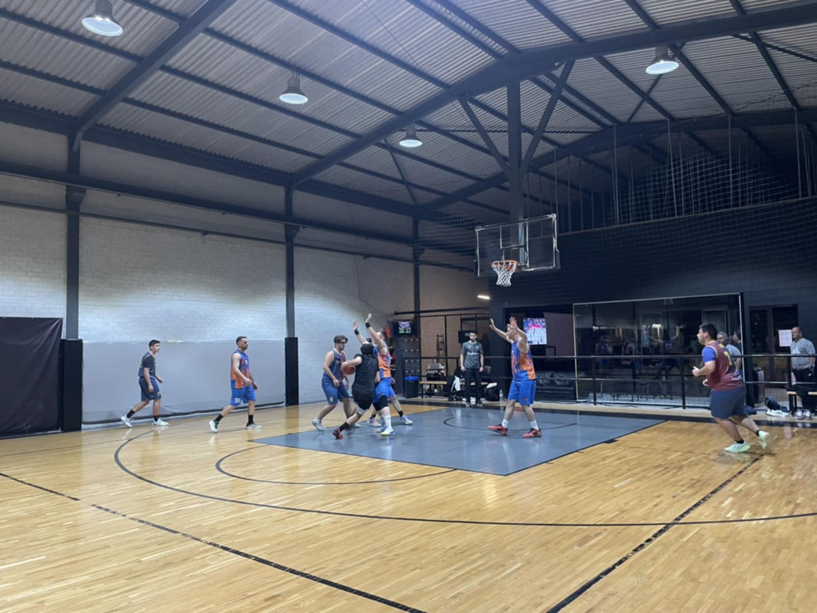 Emode Hotshots vs Barchelones 53 – 61