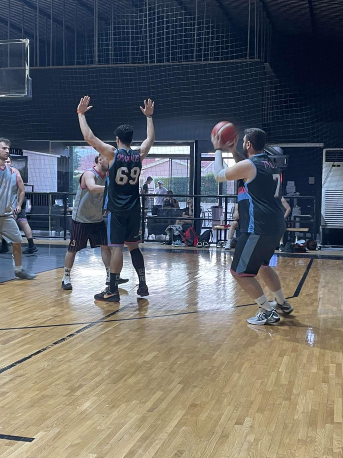 Miami Xynn vs Rolling DocGs 41 – 49