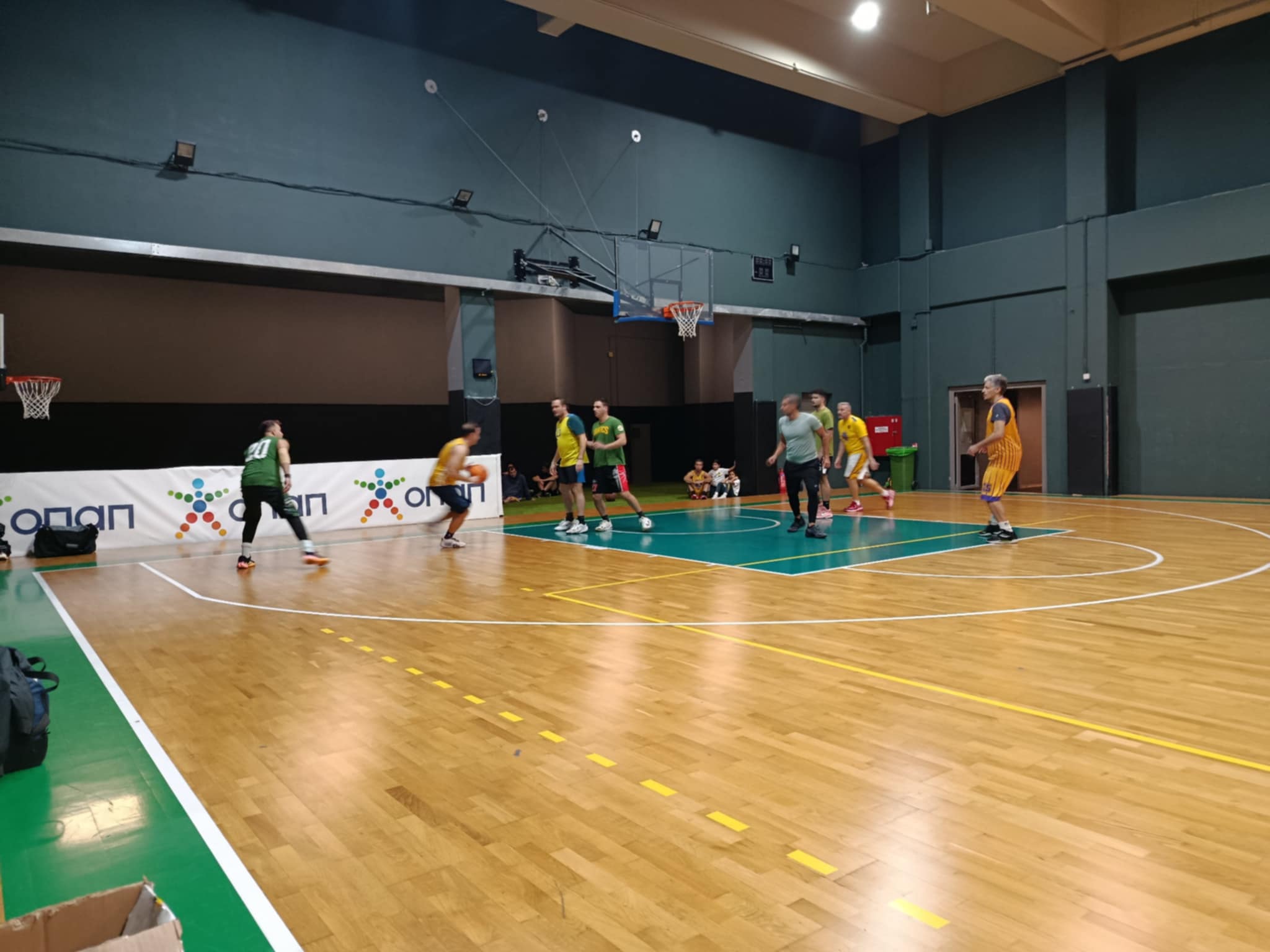 Super Sonics vs Fake Taxi 68 – 60