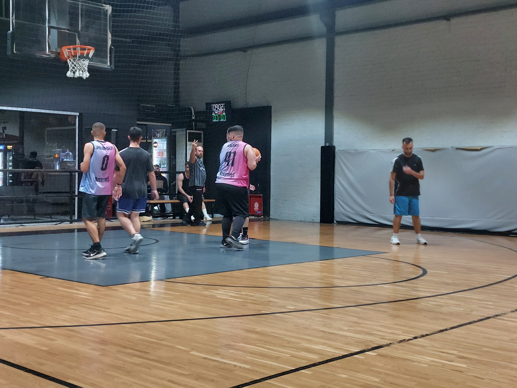 Rojipatos vs Parisianoi 37 – 35