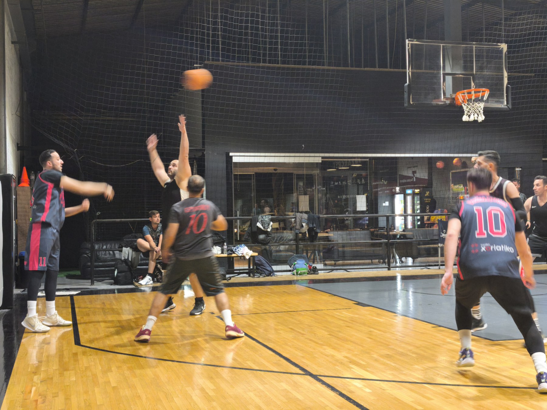 Detroit Xtistons vs Parisianoi 55 – 51