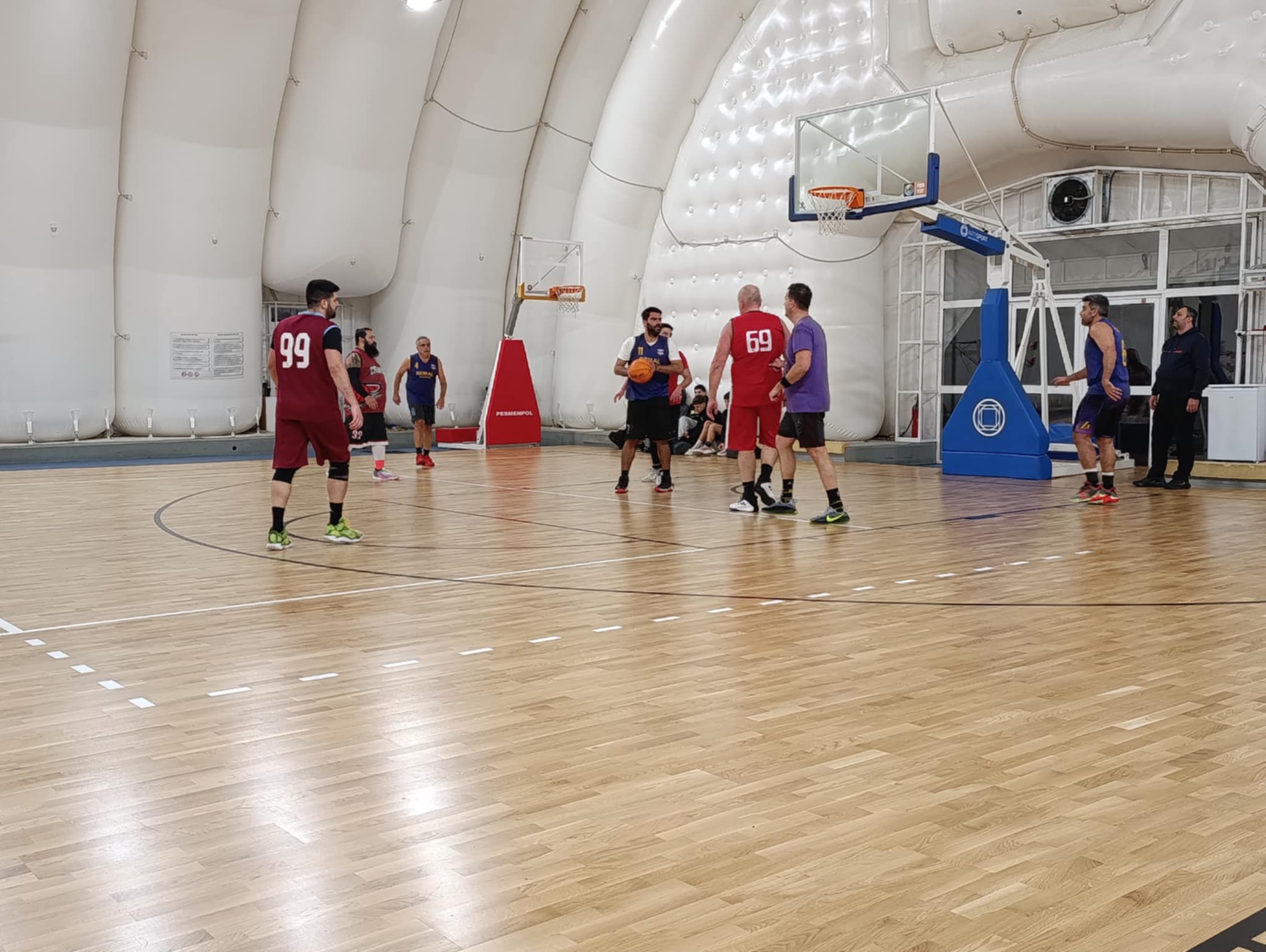 Oklaxwma Thunder vs Remal Madrid 44 – 54