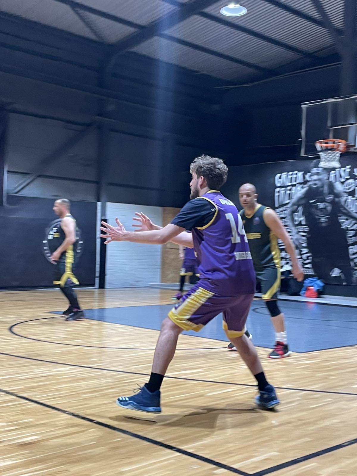 Buzzer Eaters vs Avengers 54 – 47