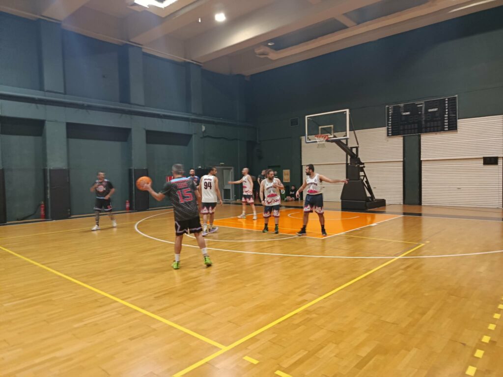 Coyotes vs Tune Squad 27 – 61