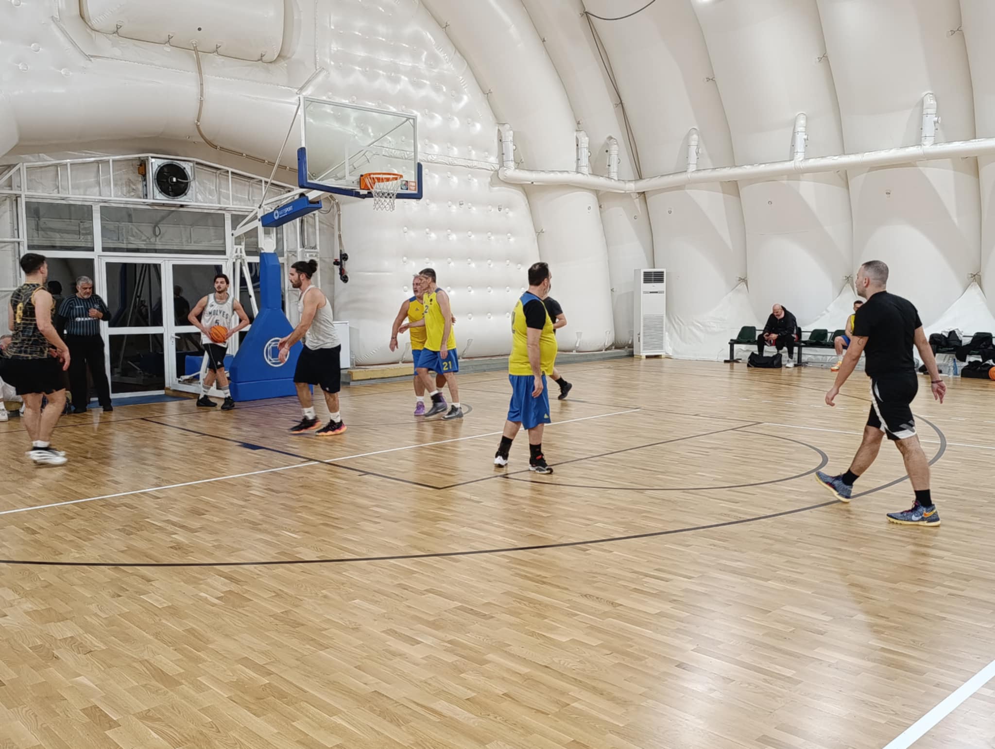 Bricks And Tricks vs Breaking Dads 43 – 45