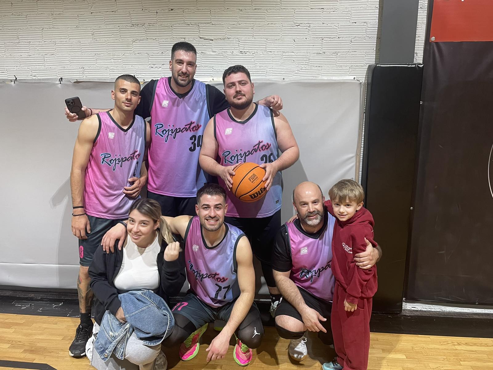 Rojipatos vs Parisianoi 52 – 43
