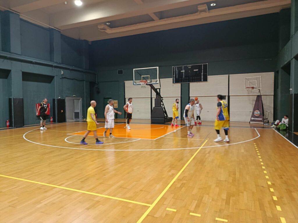 Teenagers vs Sloths 44 – 39