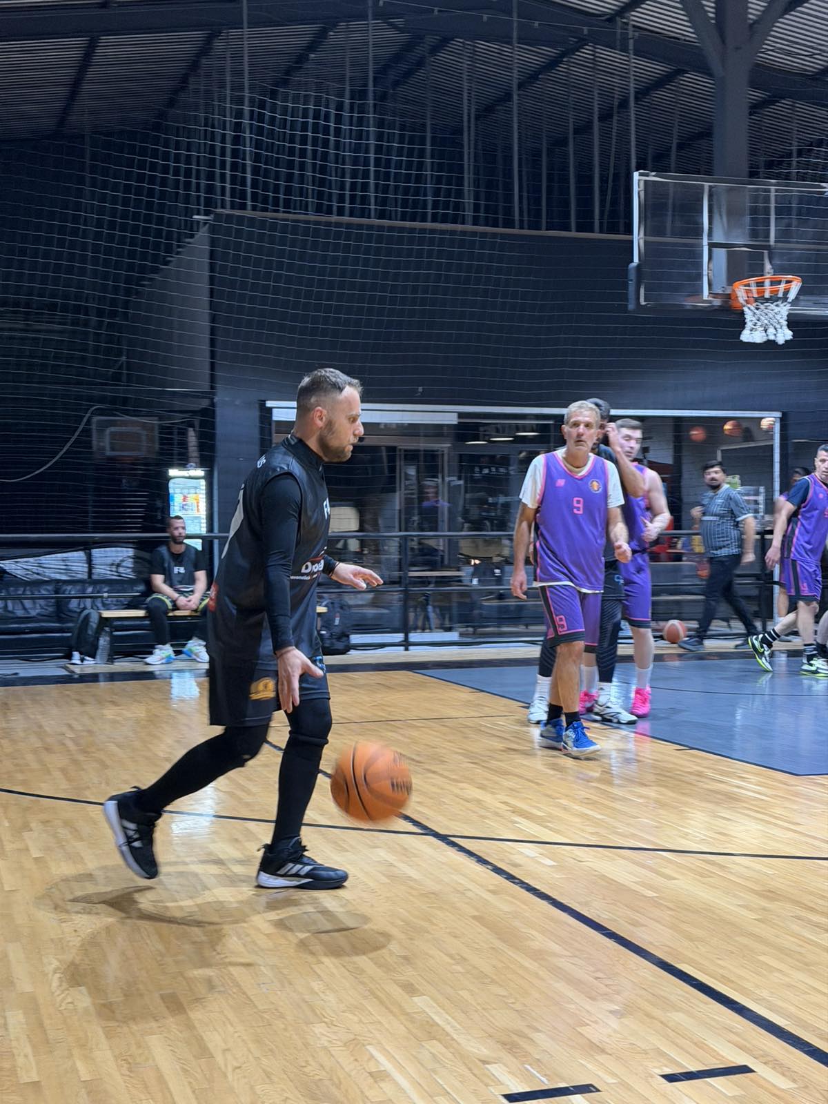 Hoops Factory vs Fantastic Four 37 – 45