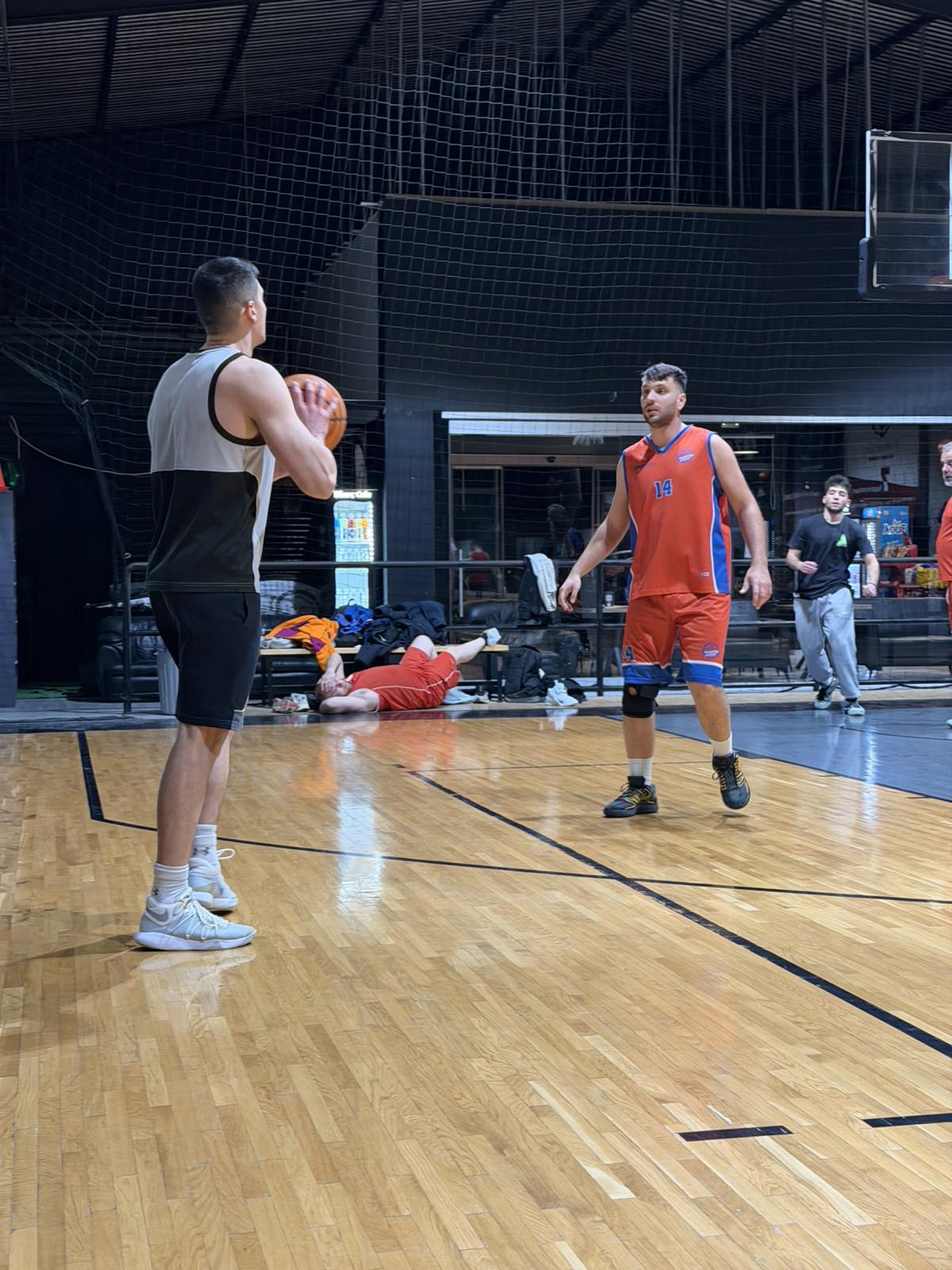 Slam Drunk vs Alkoolikos Asteras 79 – 100